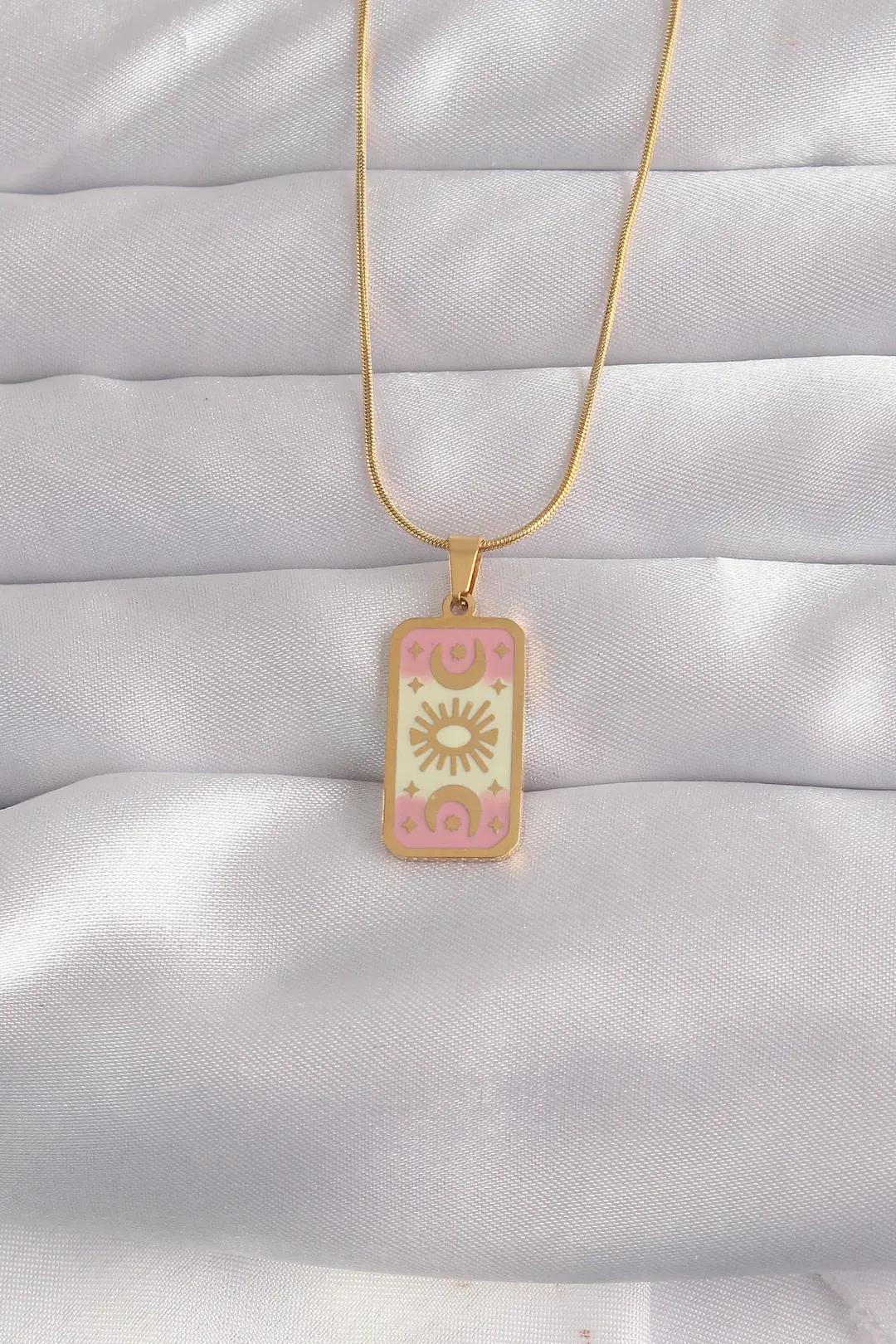 Utterly Good 316L Çelik Gold Renk Mineli Ay Figür Tarot Kolye
