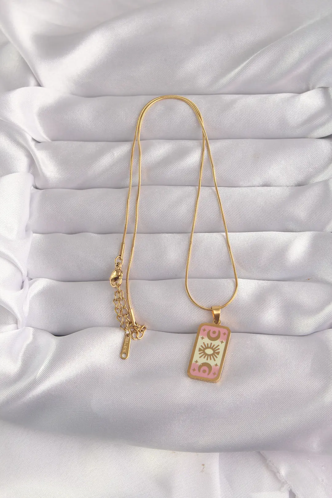 Utterly Good 316L Çelik Gold Renk Mineli Ay Figür Tarot Kolye