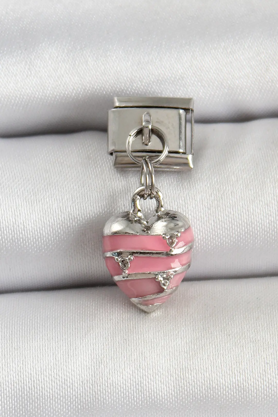 Utterly Good 316L Çelik Gümüş Renk Pembe Kalp Model Nomination Charm