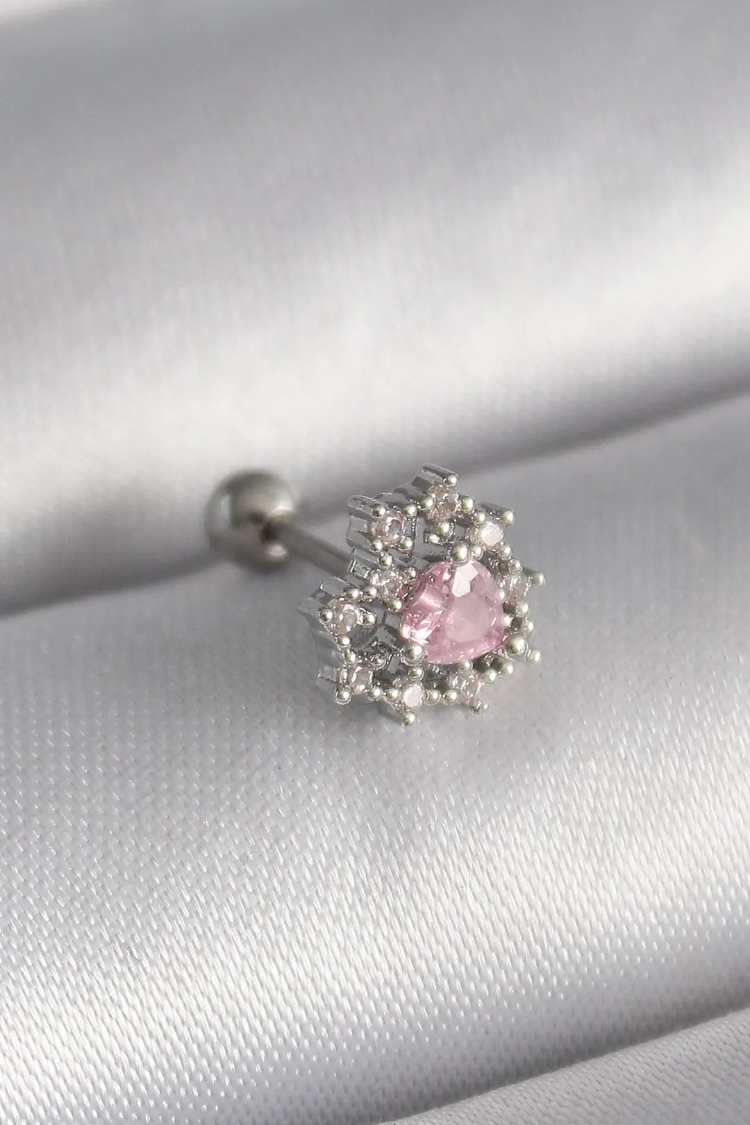 Utterly Good 316L Çelik Gümüş Renk Zirkon Taşlı Kalp Tragus Piercing