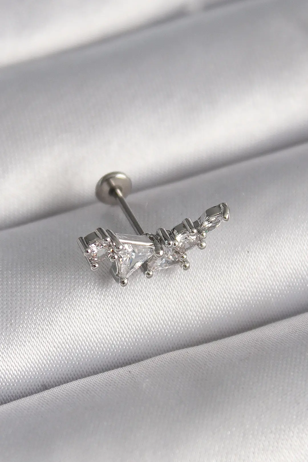 Utterly Good 316L Çelik Gümüş Renk Zirkon Taşlı Tragus Piercing