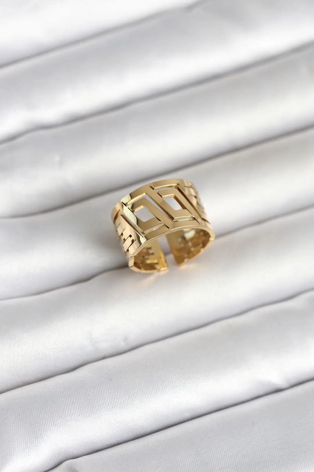 Utterly Good 316L Çelik Kadın Yüzük Gold Kaplama Geometrik Model