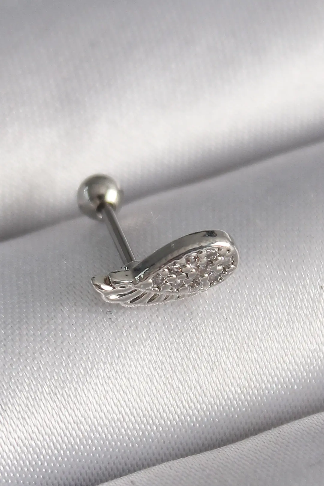 Utterly Good 316L Çelik Kanat Tragus Piercing Zirkon Taşlı Gümüş Renk