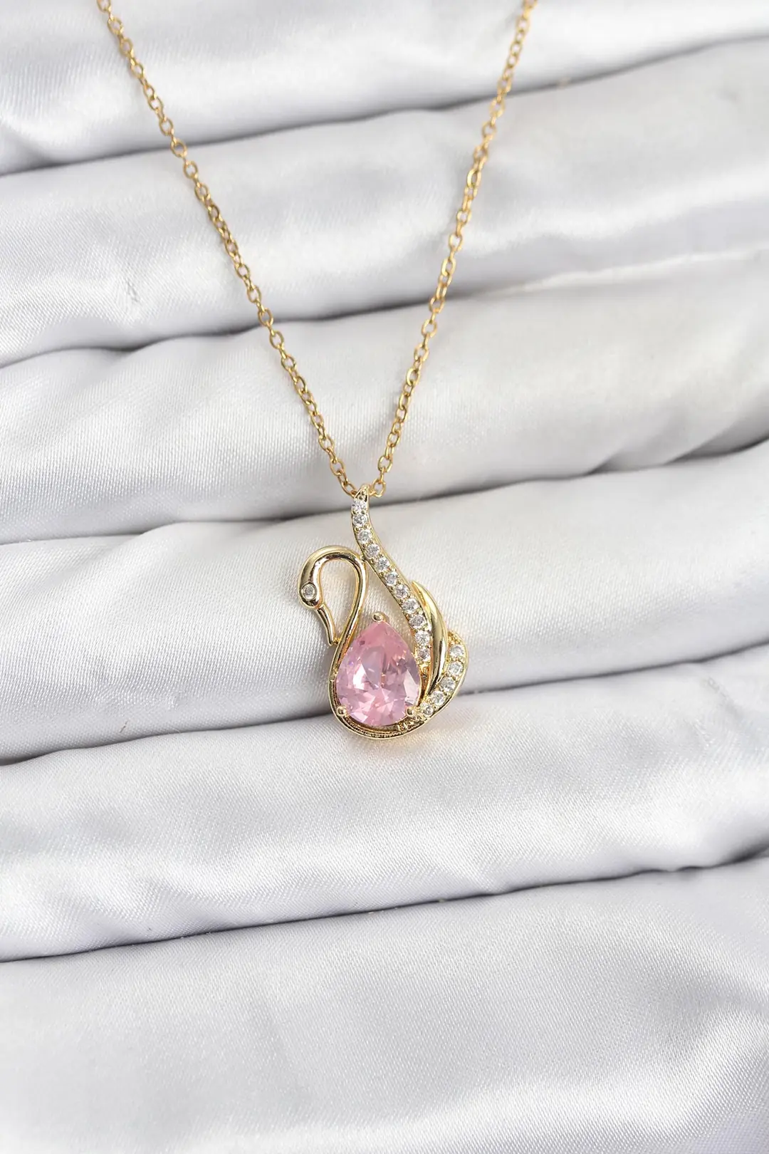 Utterly Good 316L Çelik Kolye Gold Kaplama Pembe Kuğu Zirkon Taşlı