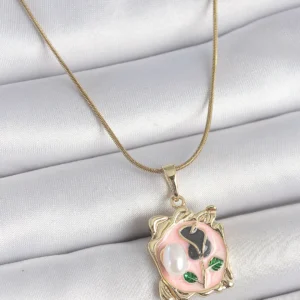 Utterly Good 316L Çelik Kolye Gold Kaplama Pembe Mineli Çiçek İnci Detaylı