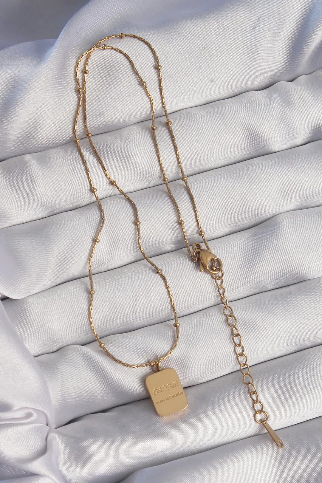 Utterly Good 316L Çelik Kolye Gold Renk Kare Charm Tasarım