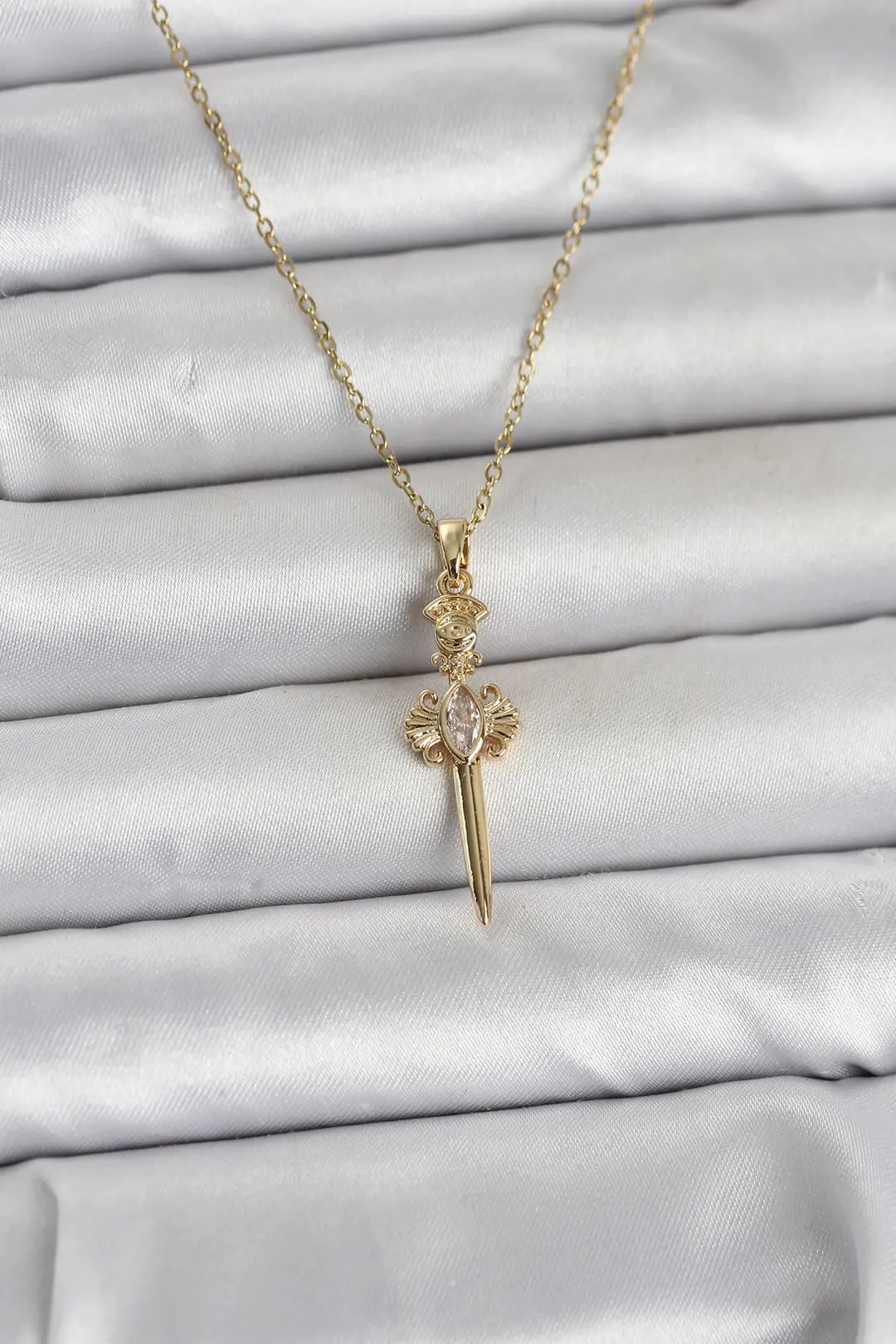 Utterly Good 316L Çelik Kılıç Model Kadın Kolye Gold Zirkon Taşlı