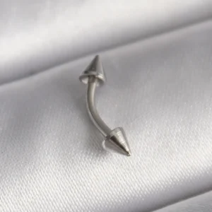 Utterly Good 316L Çelik Piercing Gümüş Renk Çivi Model Standart Beden