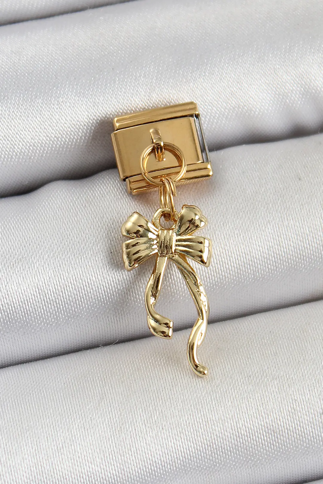 Utterly Good 316L Çelik Sallantılı Uzun Fiyonk Model Gold Nomination Charm