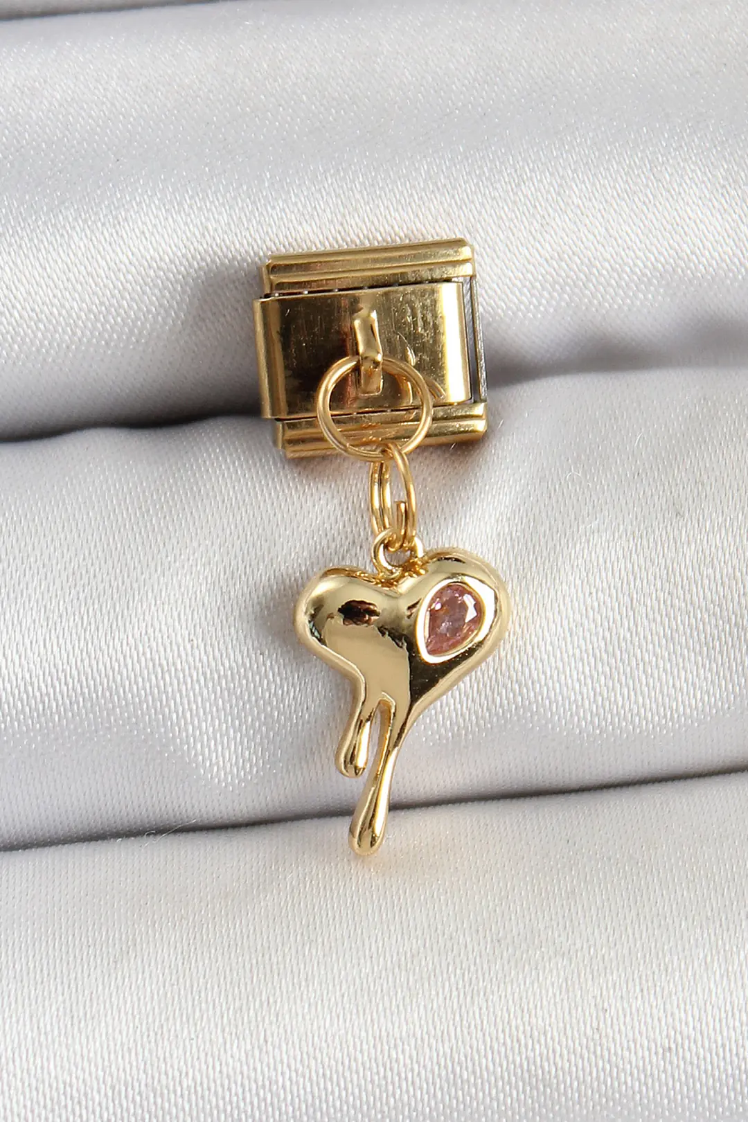 Utterly Good 316L Çelik Sallantılı Zirkon Taşlı Eriyen Kalp Charm Gold Renk