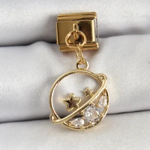 Utterly Good 316L Çelik Satürn Charm Sallantılı Zirkon Taşlı Gold Renk