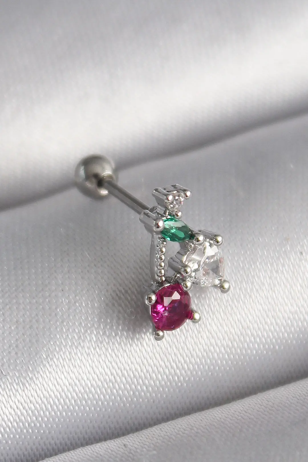 Utterly Good 316L Çelik Tragus Piercing Gümüş Renk Zirkon Taşlı