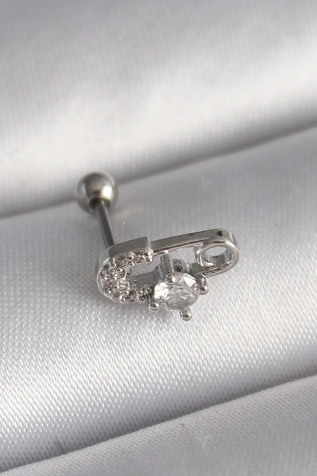 Utterly Good 316L Çelik Tragus Piercing Gümüş Renk Zirkon Taşlı Toplu İğne