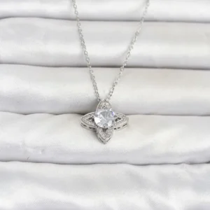 Utterly Good 316L Çelik Zincir Gümüş Renk Yonca Model Zirkon Taşlı Kadın Kolye