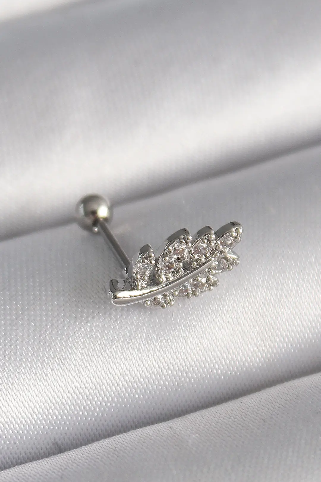Utterly Good 316L Çelik Zirkon Taşlı Dal Tragus Piercing Gümüş Renk