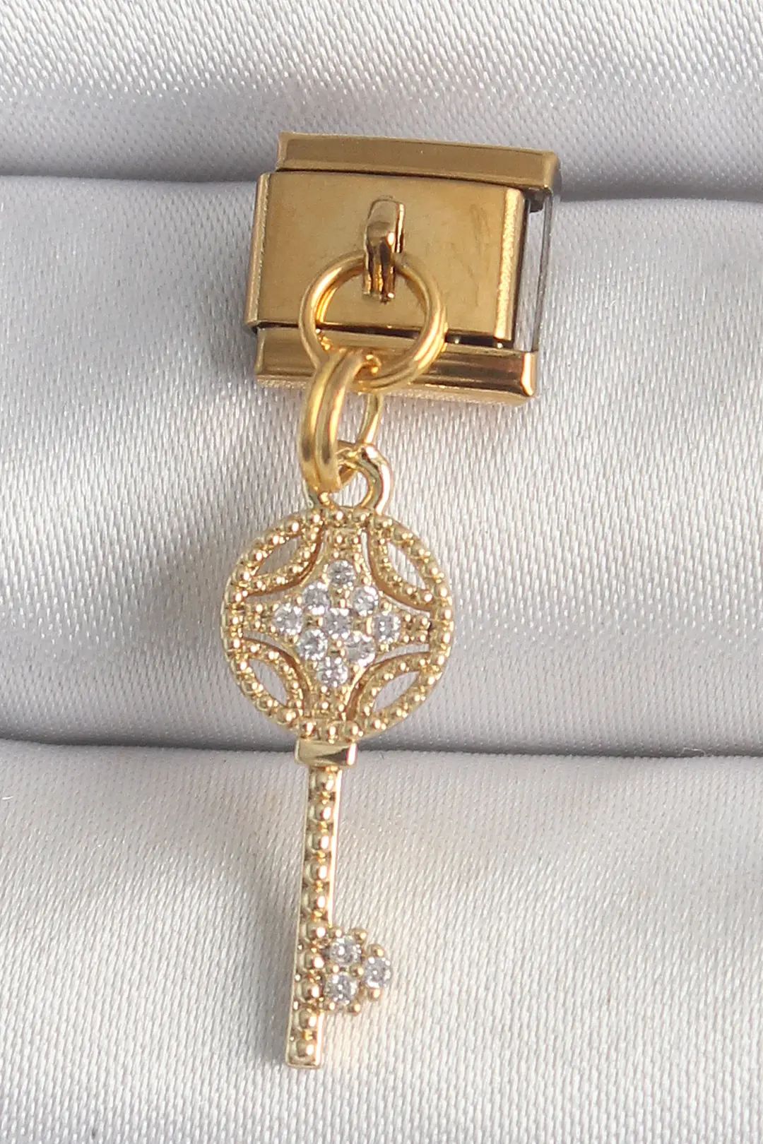 Utterly Good Anahtar Model Sallantılı Charm 316L Çelik Gold Zirkon Taşlı