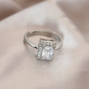 Utterly Good Ayarlanabilir Silver Yüzük Zirkon Kristal Taşlı Dikdörtgen Model