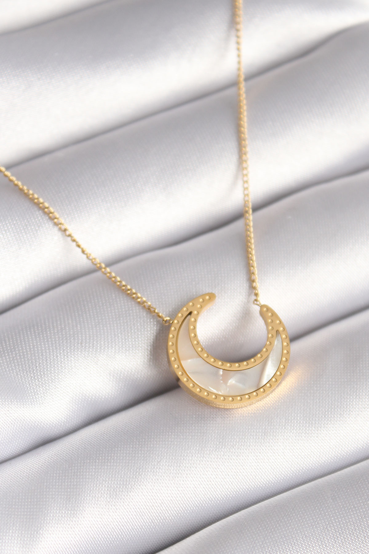 316L Çelik Gold Kaplama Beyaz Sedefli Hilal Model Kadın Kolye