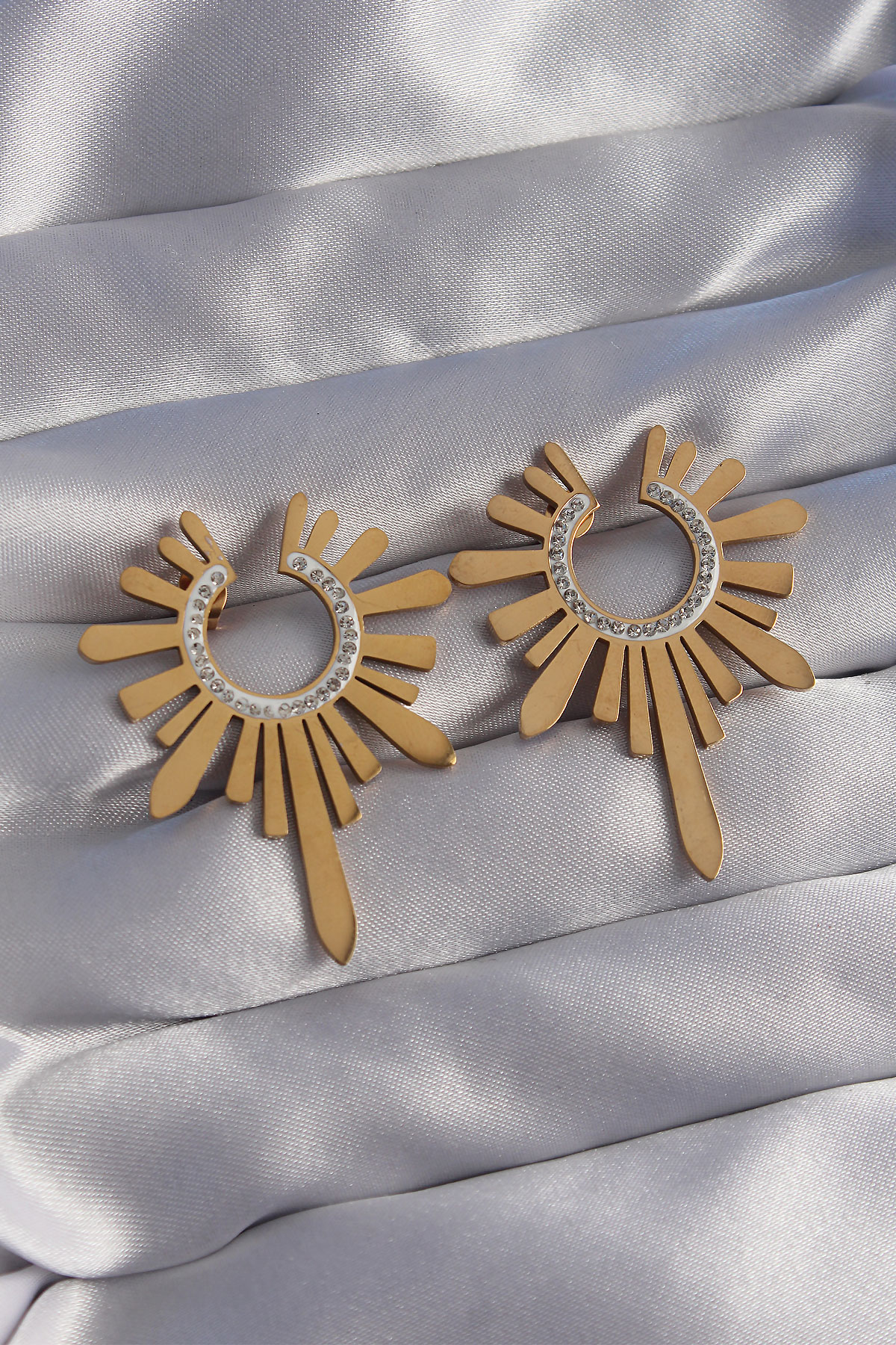 Küpe 316L Çelik Gold Zirkon Taşlı Güneş Figürlü Kadın Küpe