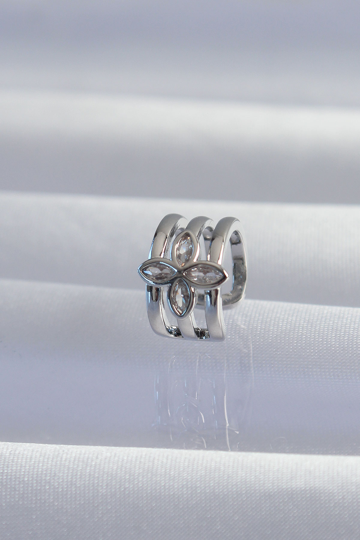 Yonca Earcuff Küpe Gümüş Renk Pirinç Minimalist Tasarım