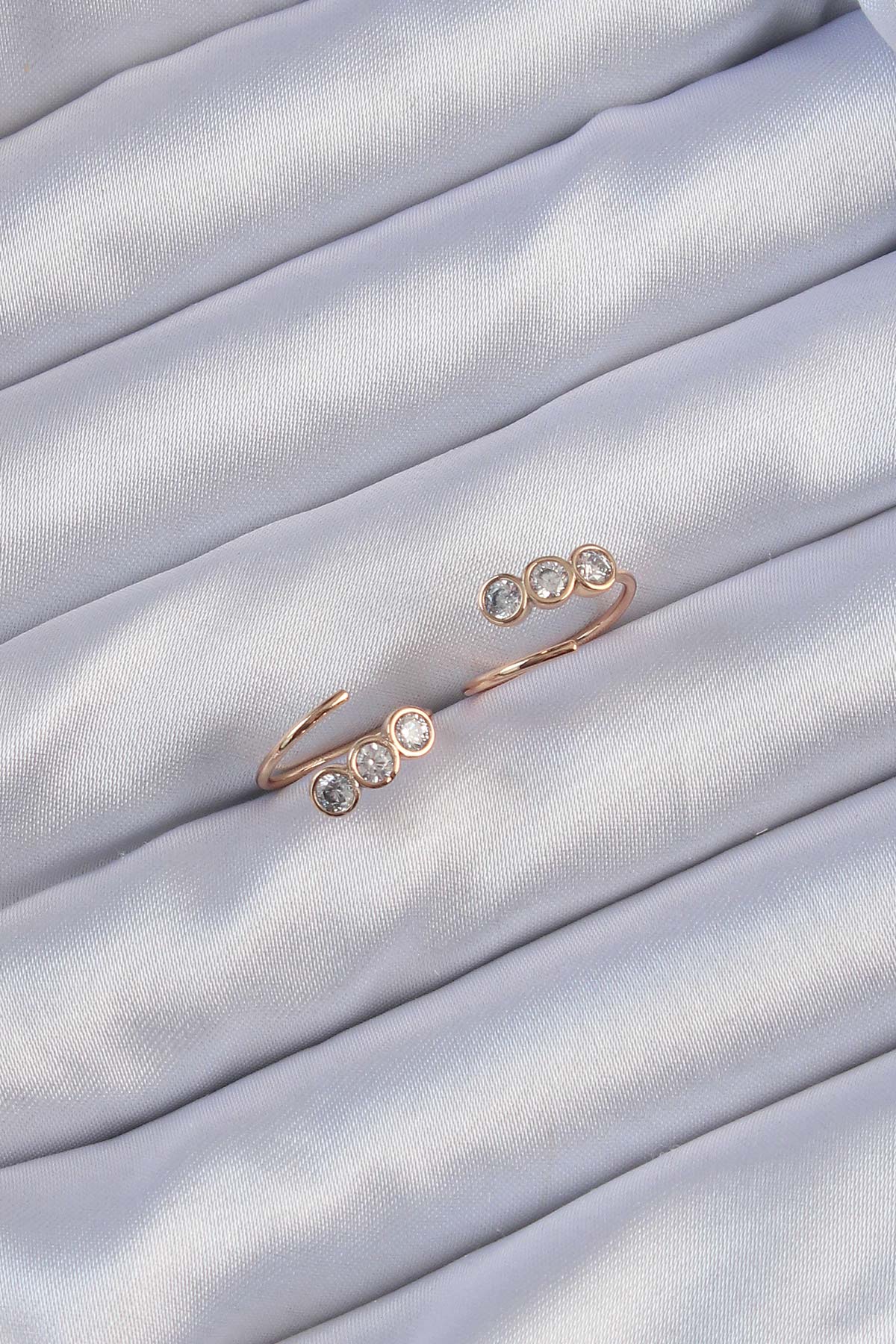 Zirkon Taşlı Su Yolu Küpe Roz Gold Pirinç Kadın Küpe - Görsel 2