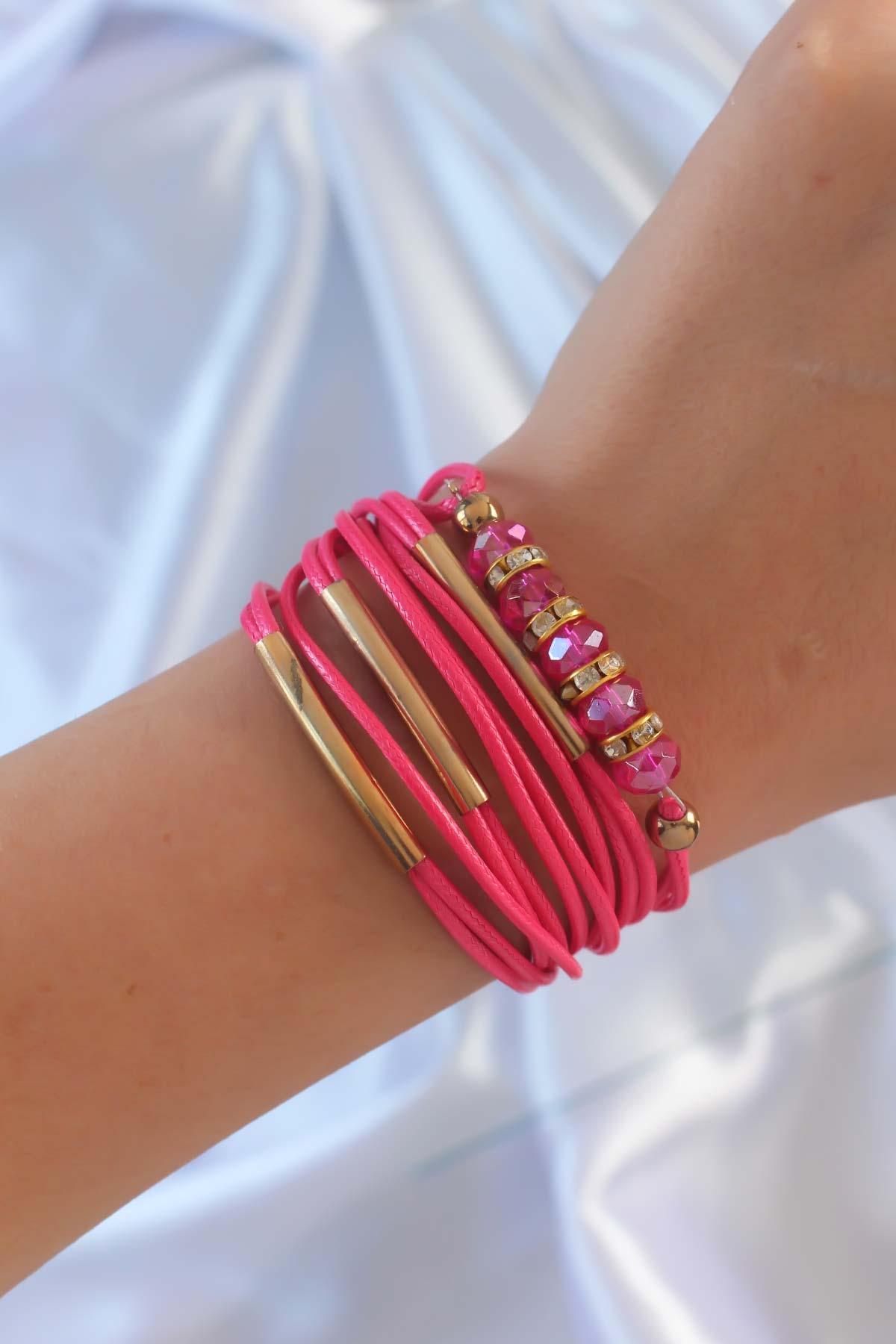 Pembe Zirkon Taşlı İpli Çoklu Bileklik Metal Aksesuarlı