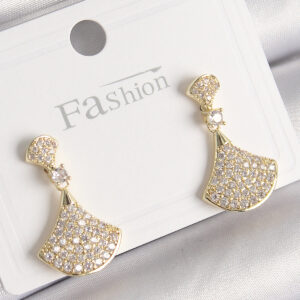 Pirinç Gold Renk Zirkon Taşlı Motif Kadın Küpe
