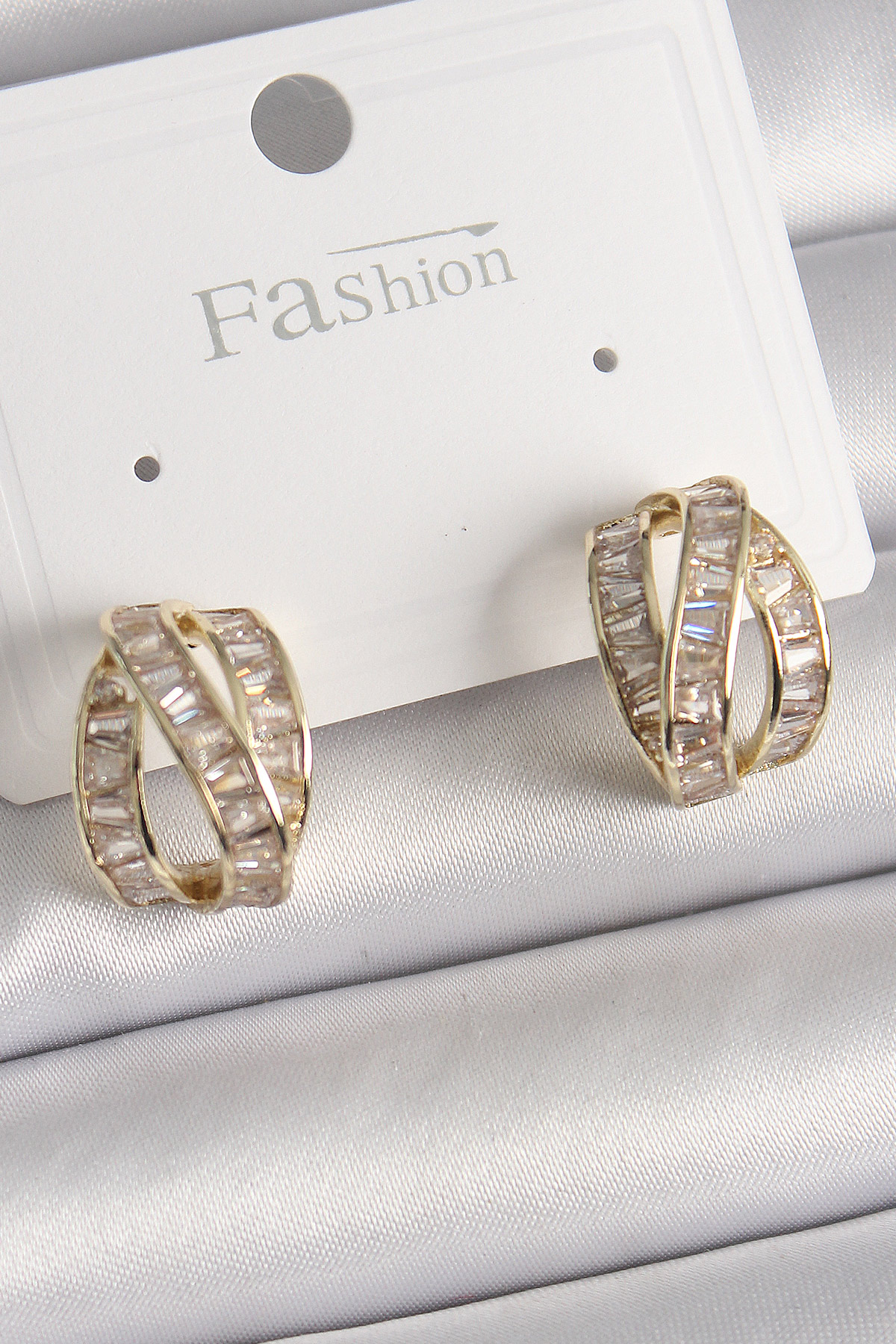 Kadın Küpe Gold Renk Zirkon Taşlı Düğüm Halka Model