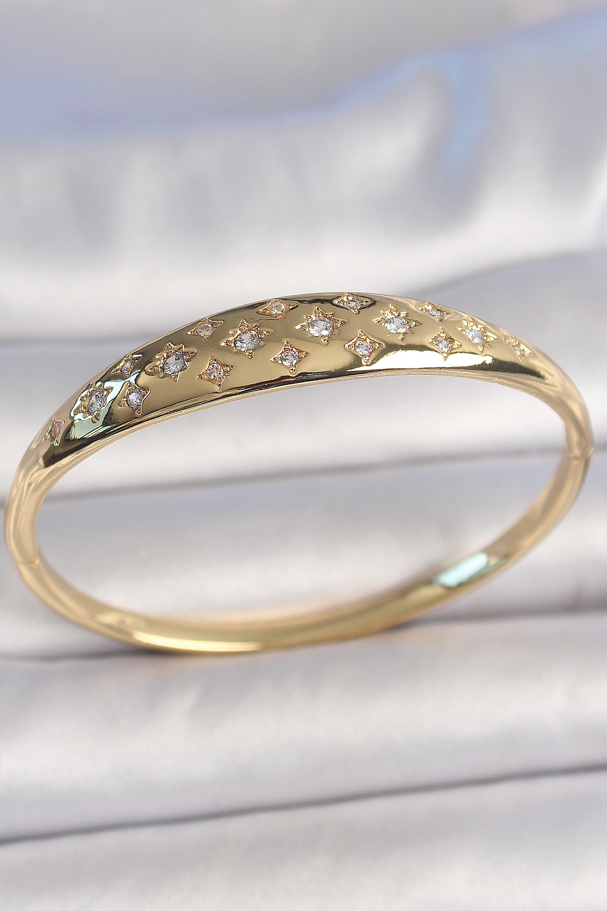 Kadın Kelepçe Bileklik Gold Zirkon Taşlı Yıldız Detaylı