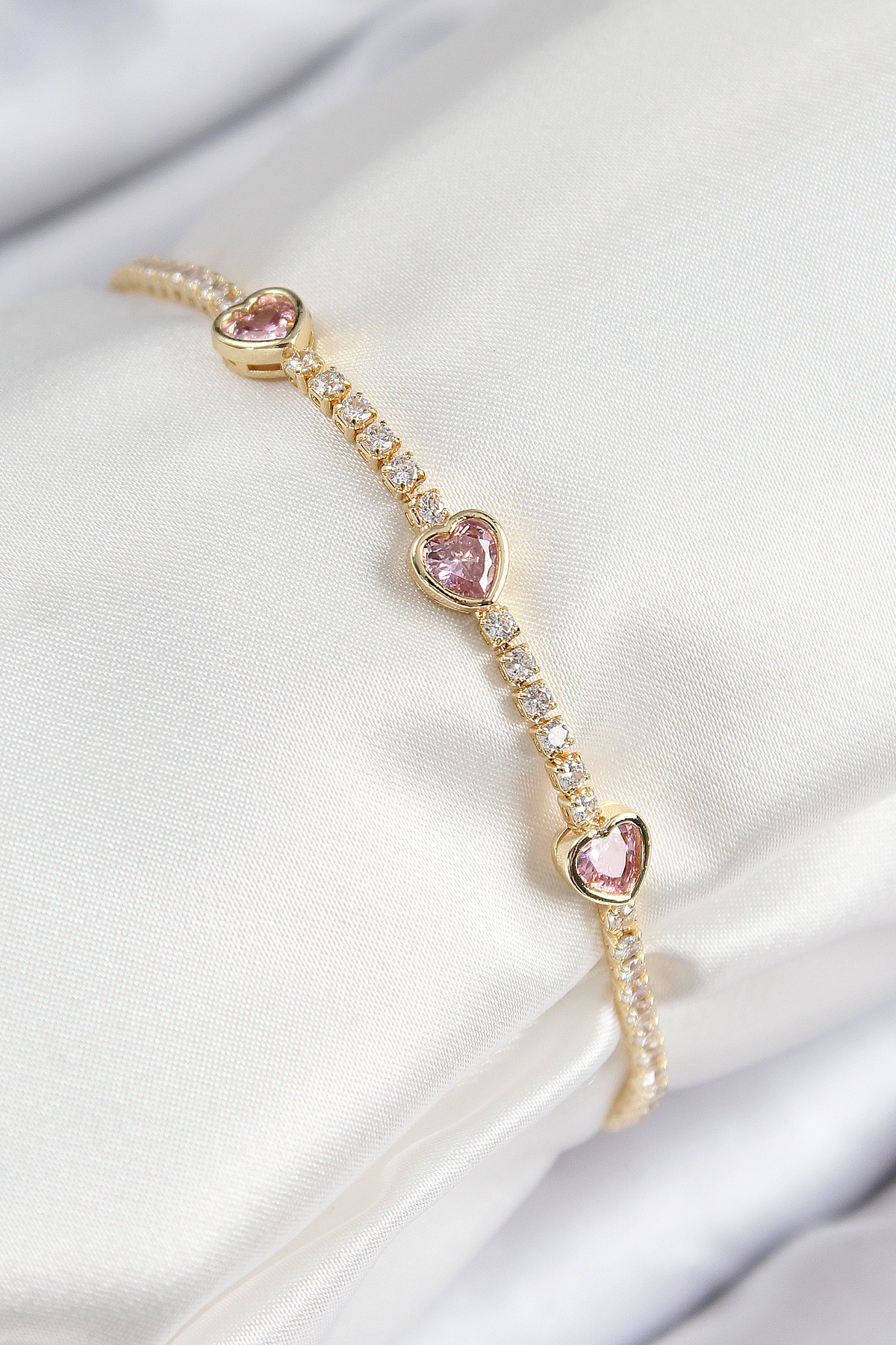 Zirkon Taşlı Pembe Kalp Model Gold Kadın Bileklik