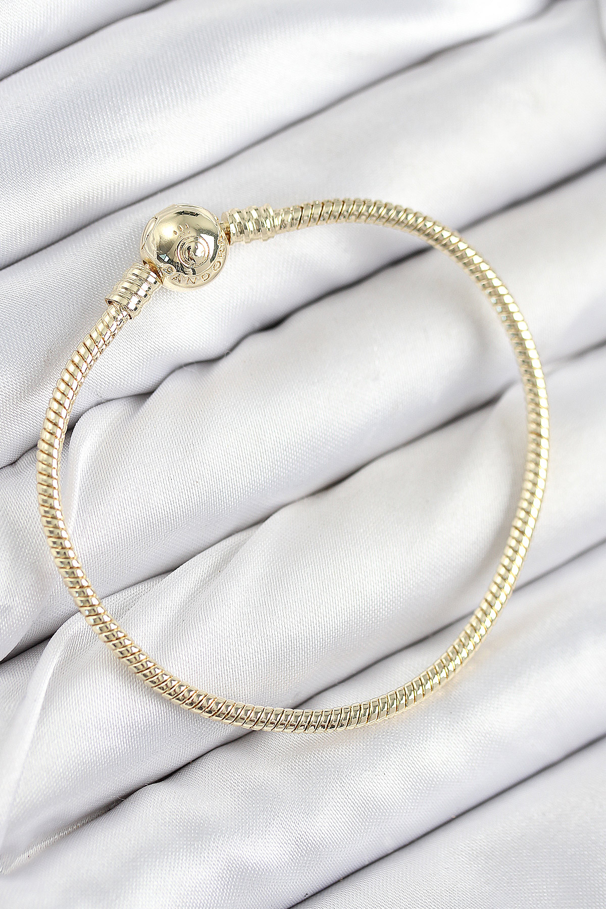 Pirinç Charm Topçuk Model Gold Renk Kadın Bileklik