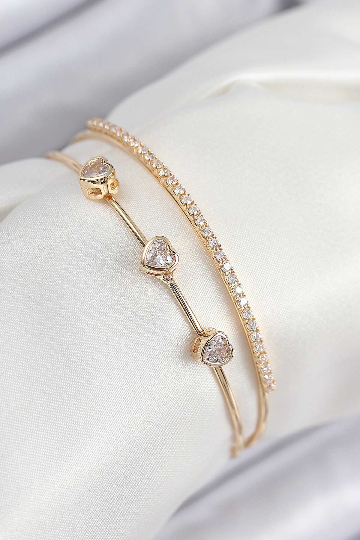 Zirkon Taşlı Kalp Model Gold Kadın Bileklik