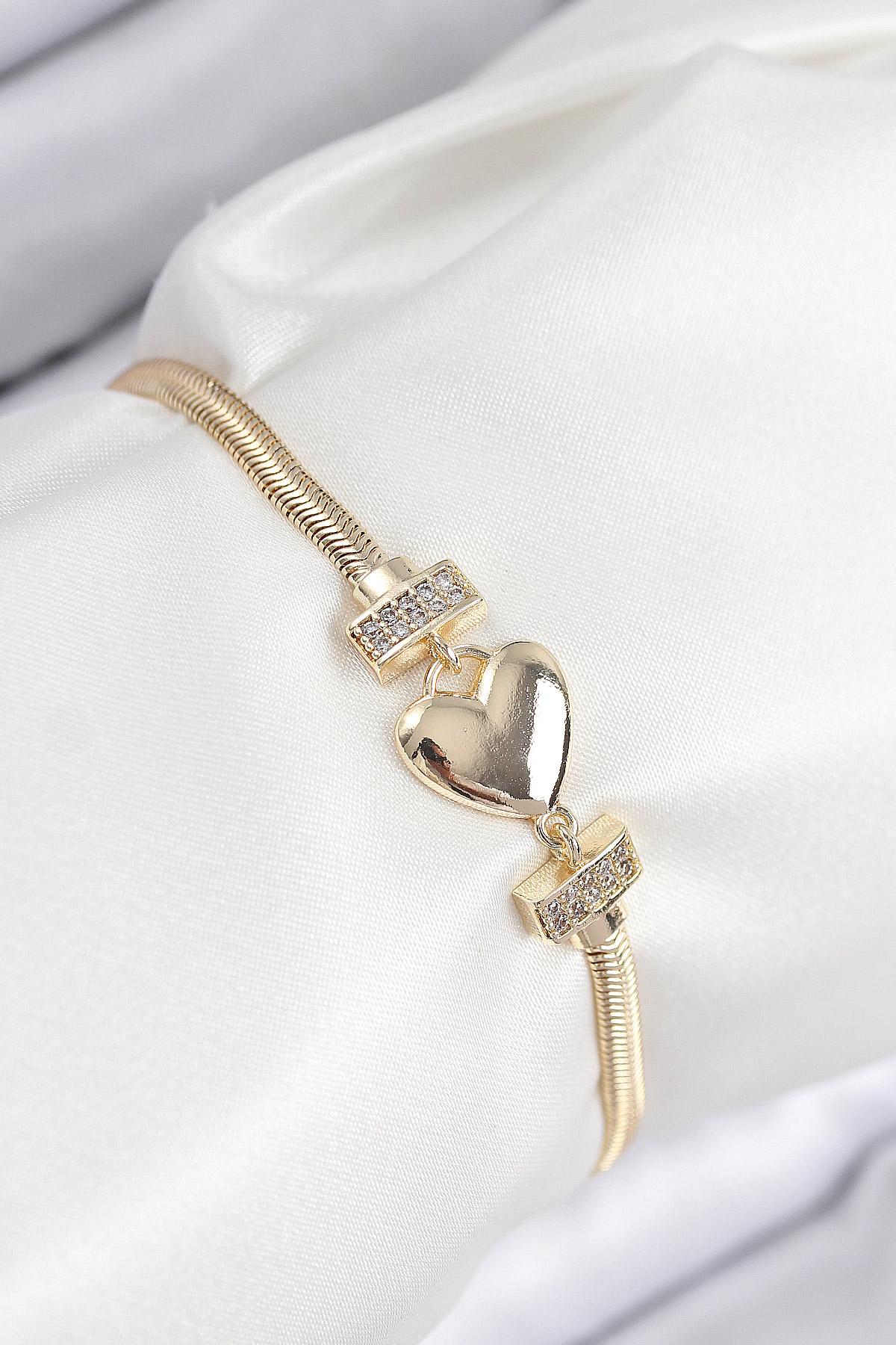 Kalp Model Zirkon Taşlı Gold Renk Bileklik