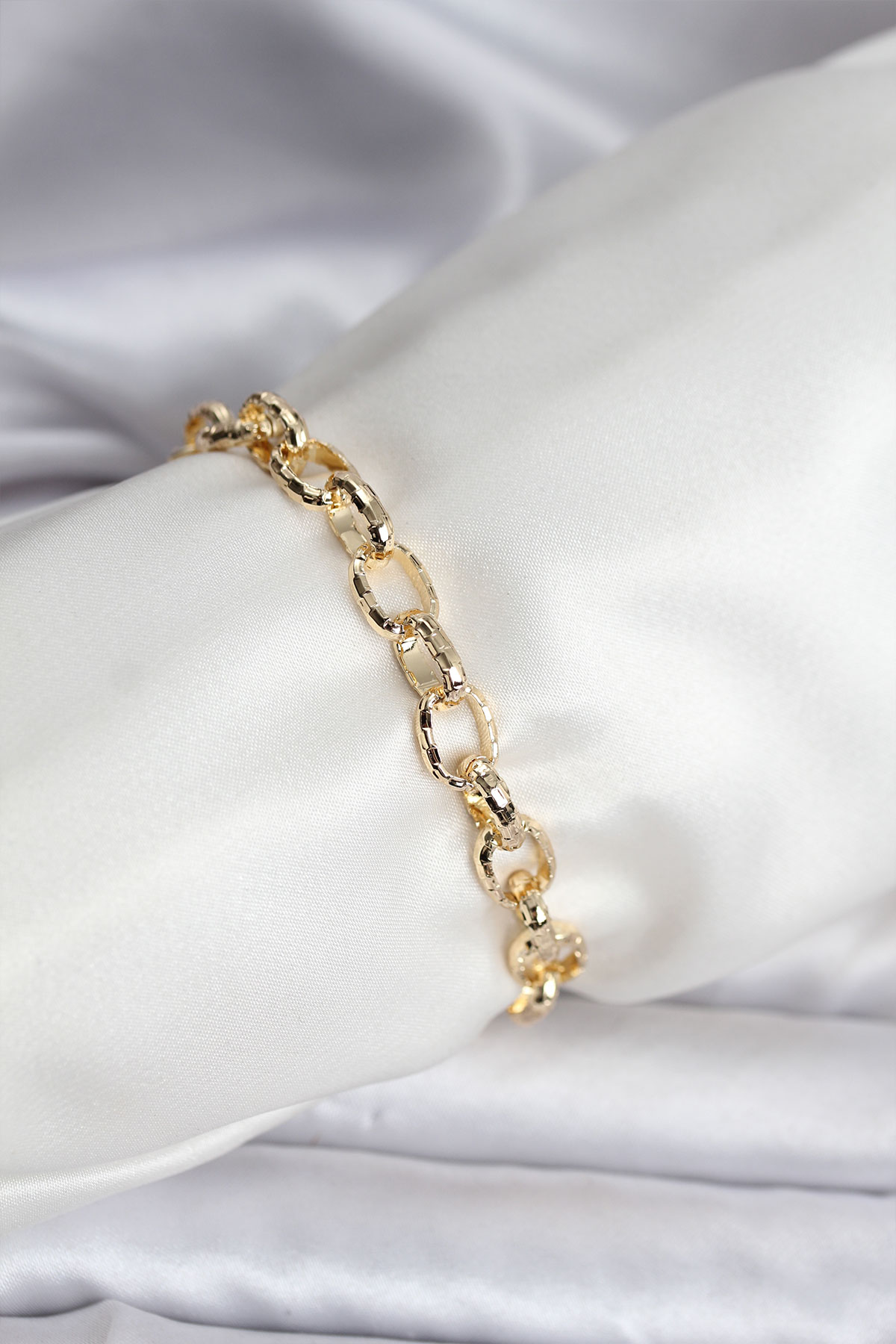14K Gold Kaplama Lazerli Zincir Model Kadın Bileklik