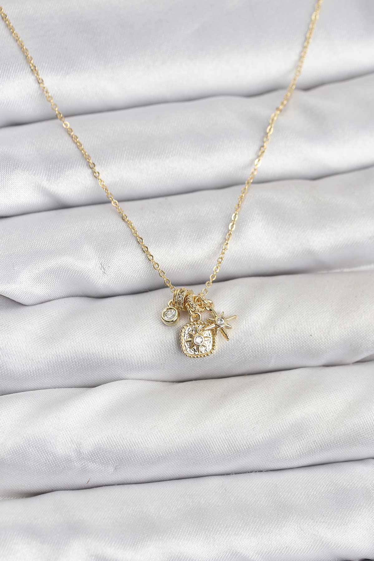 Kadın Kolye Altın Kaplama Zirkon Taşlı Minimal Charm