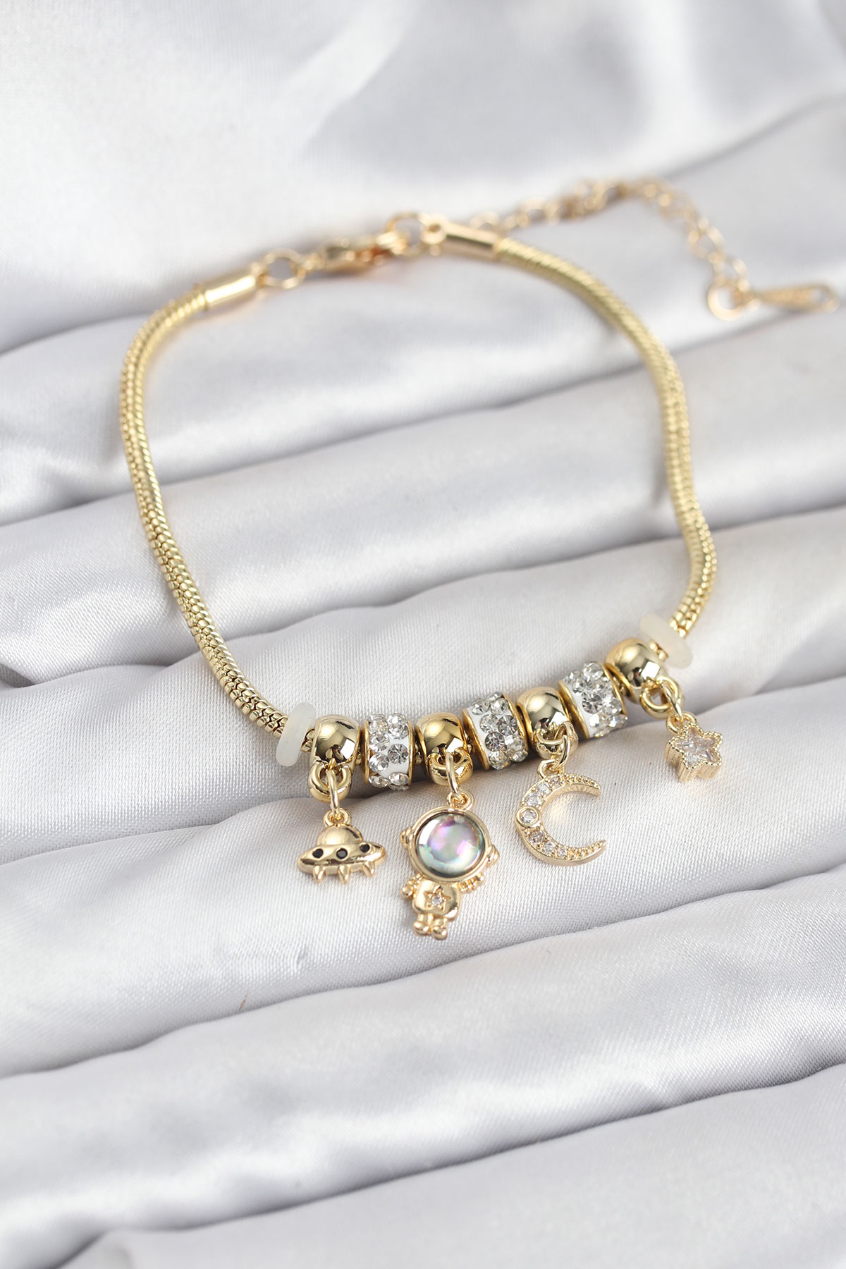 Gold Kaplama Uzay Temalı Zirkon Taşlı Charm Bileklik