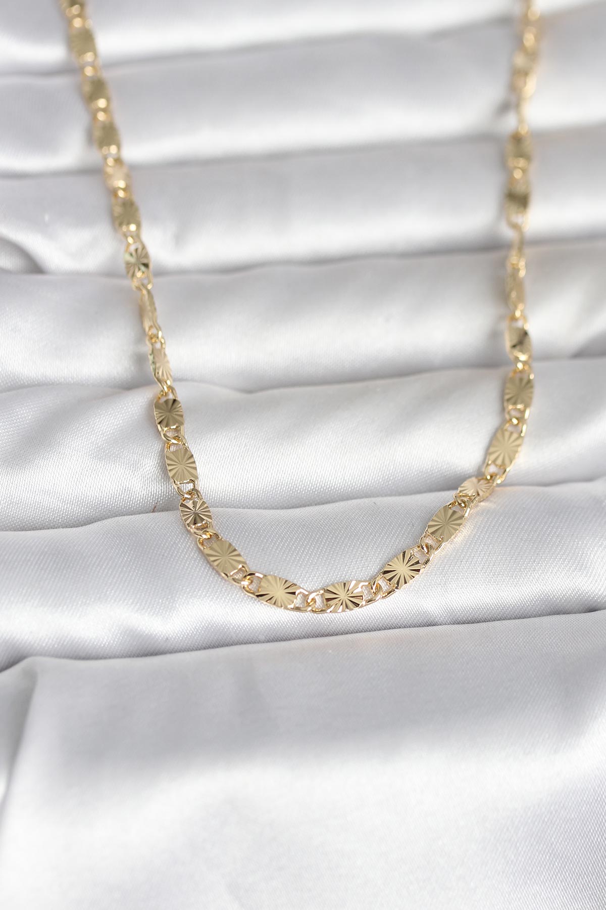 14K Altın Renk Lazer Detaylı Kadın Kolye 45 cm