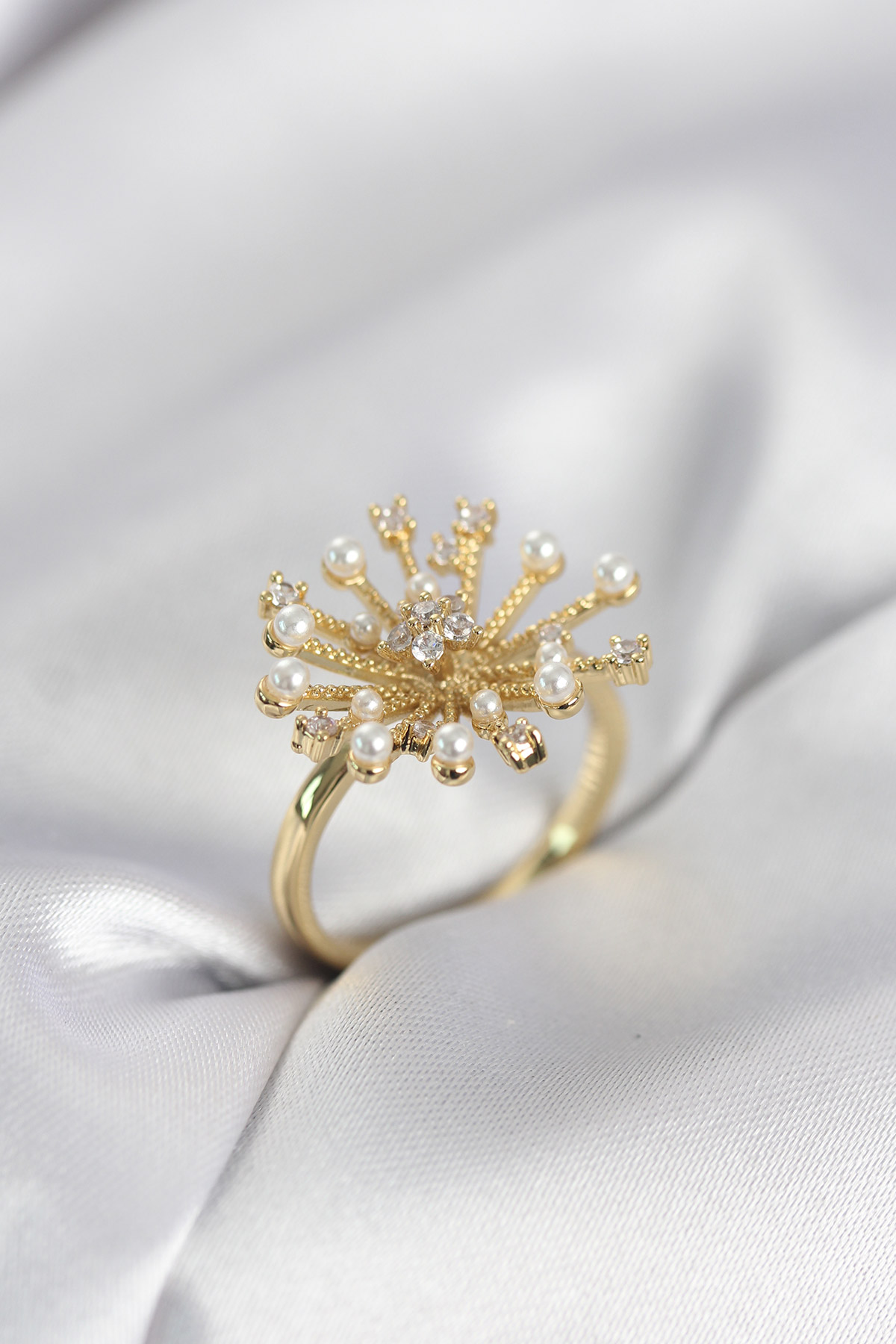 Karahindiba Model Kadın Yüzük Gold Renk Zirkon Taşlı