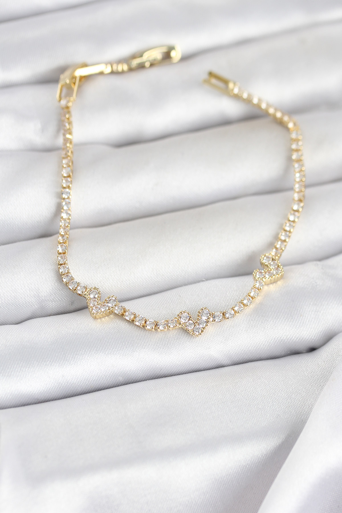 Kalp Model Zirkon Taşlı Su Yolu Kadın Bileklik Gold Renk