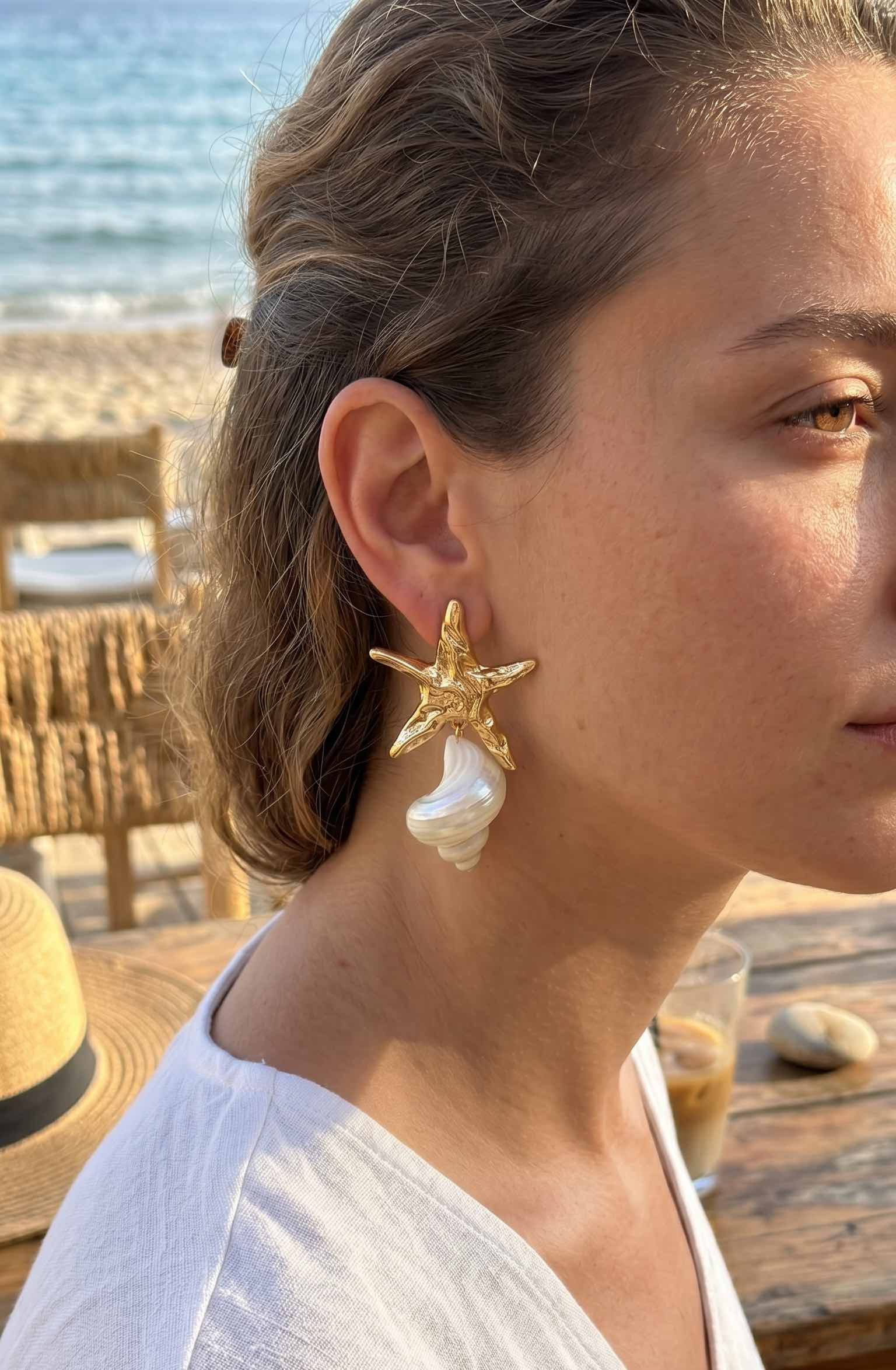 Doğal Deniz Kabuğu Küpe Gold Renk Yıldız Detaylı Kadın Küpe