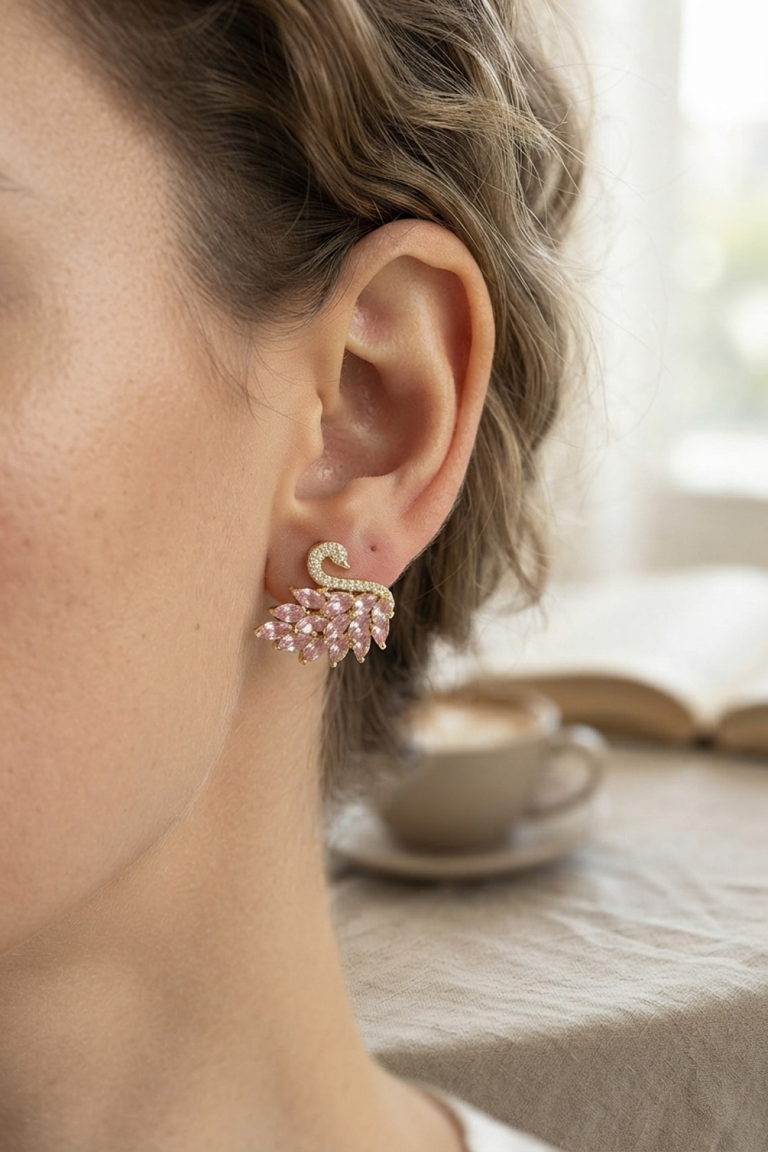 Kuğu Model Kadın Küpe Pembe Zirkon Taşlı Gold Kaplama