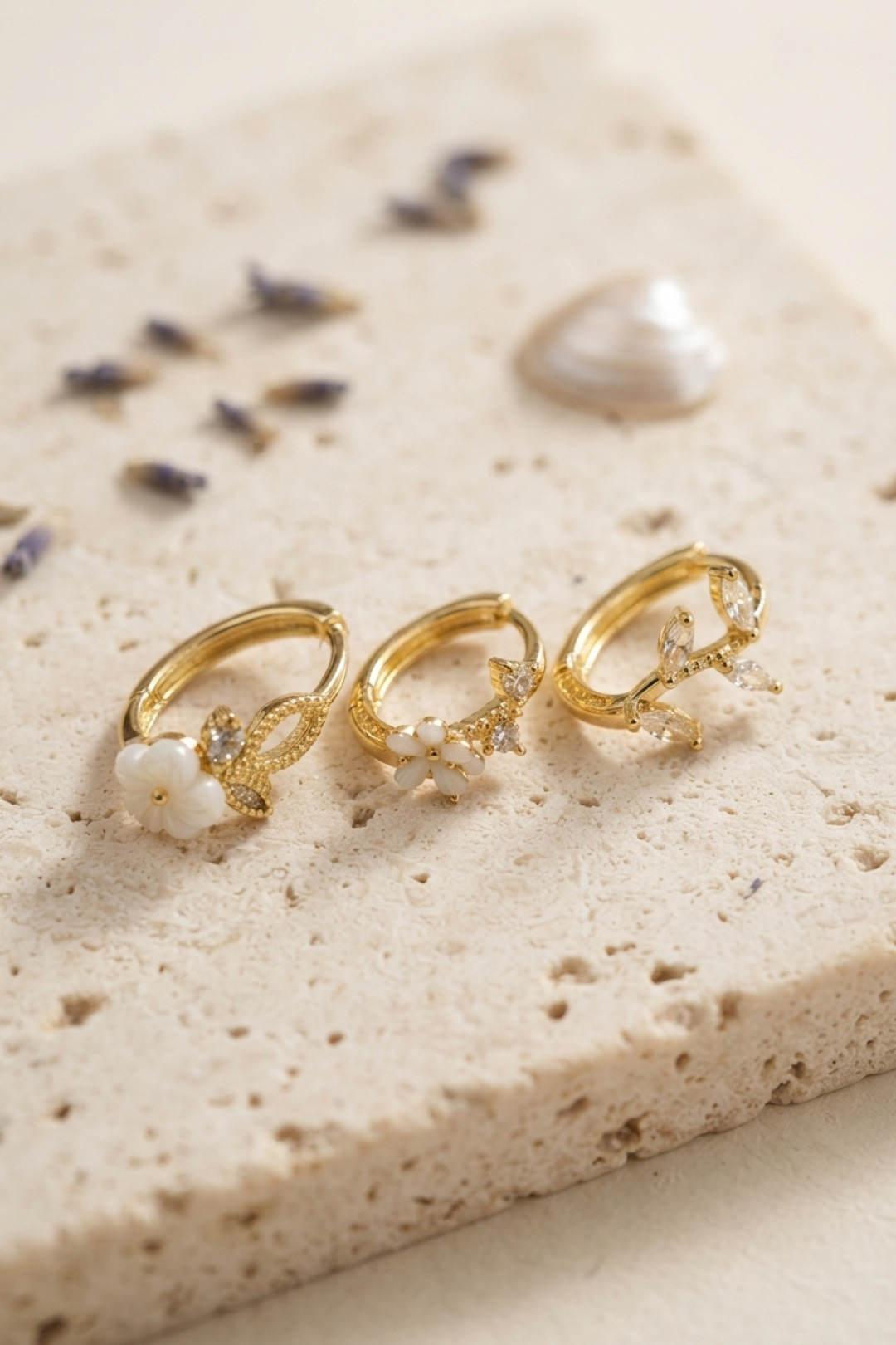 3'lü Set Çiçek Model Gold Renk Kadın Küpe