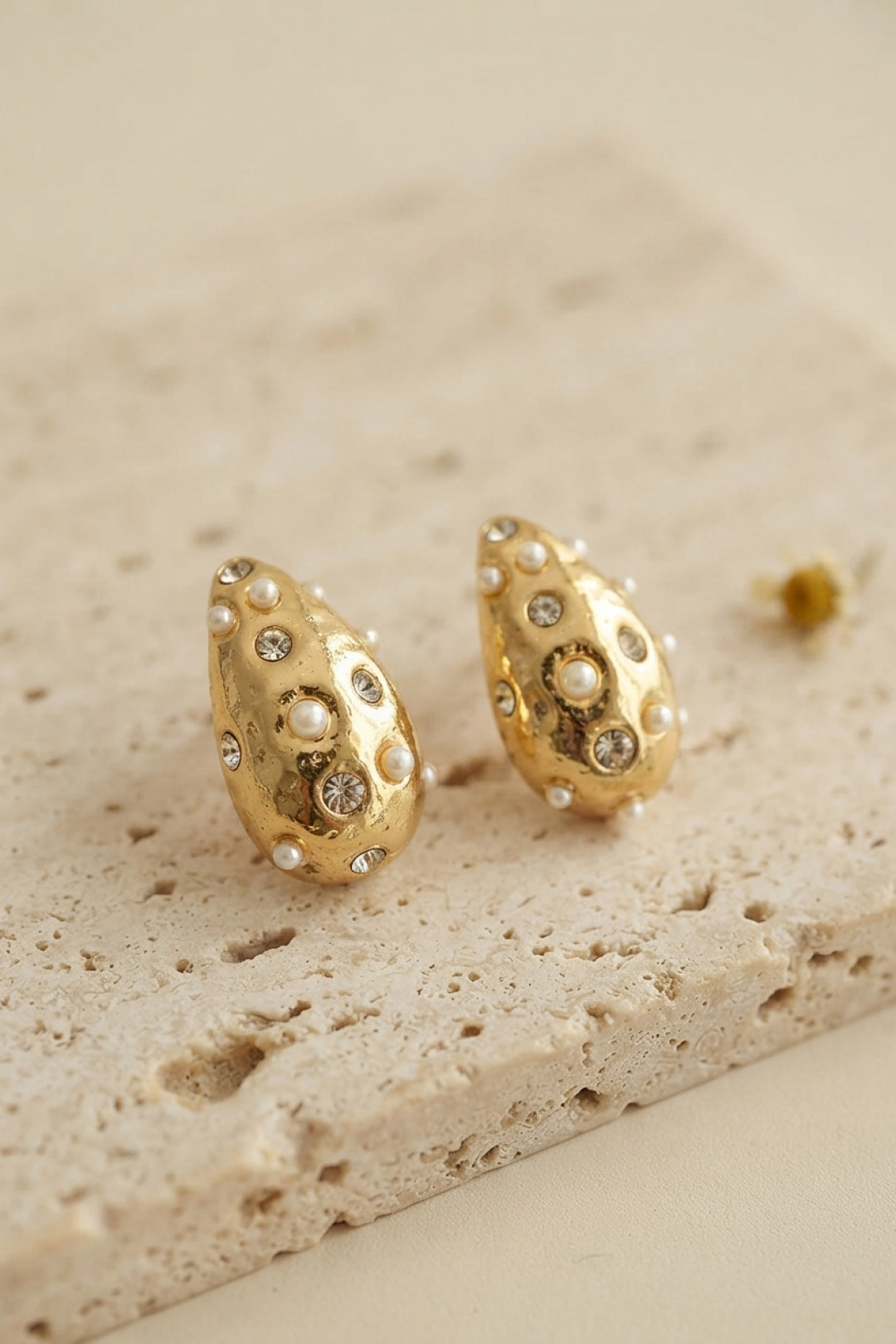 316L Çelik Gold Kaplama Zirkon Taşlı Damla Model Küpe - Görsel 2