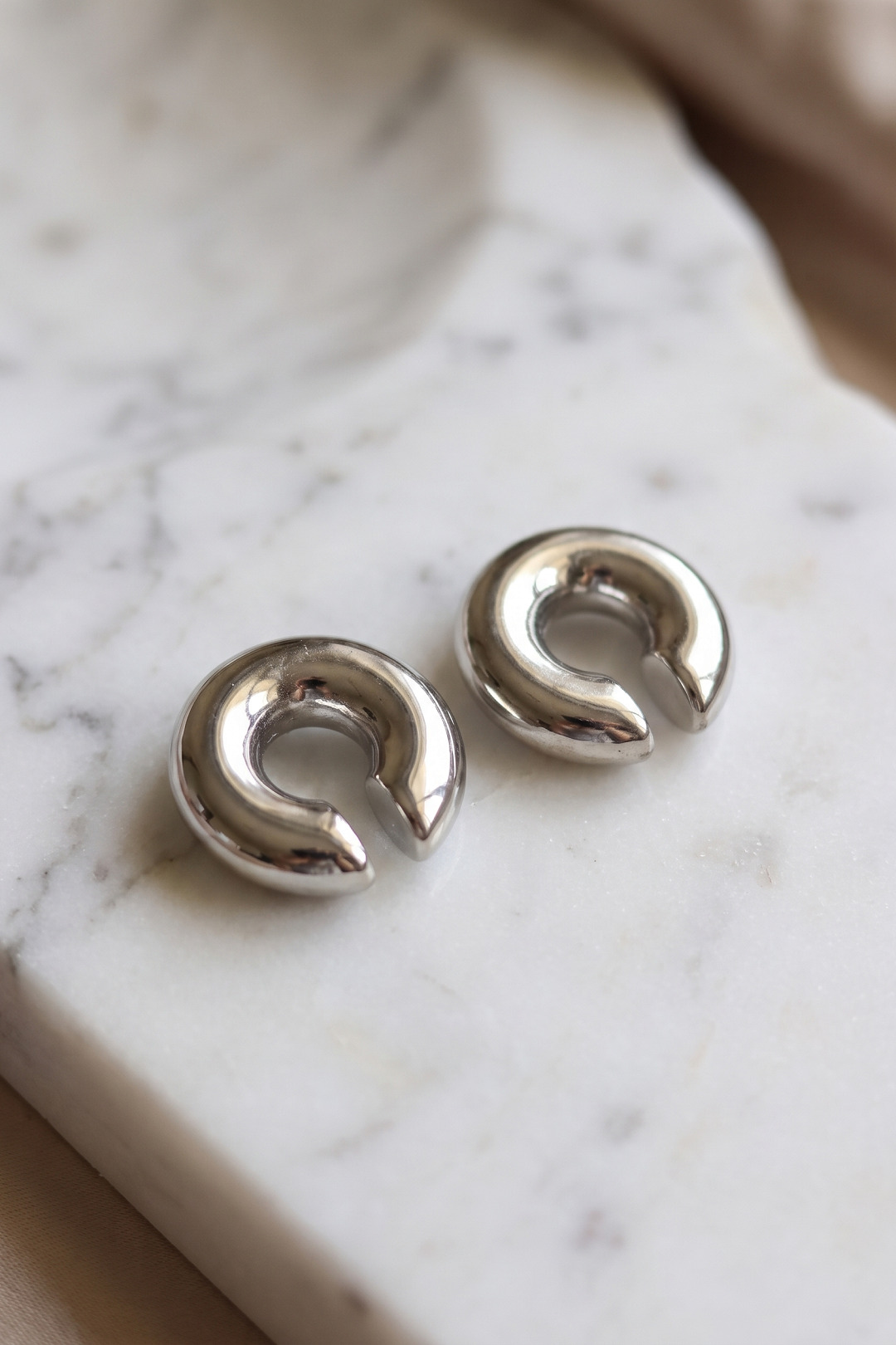 Çelik Earcuff Küpe Gümüş Renk Çiftli Piercing Gerektirmeyen